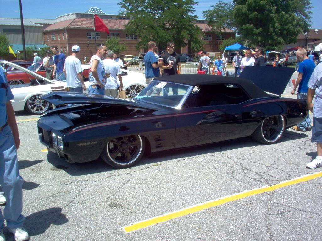 Aiight, Lets see your favorite LOWEST and SLAMMED rides.. post up ...