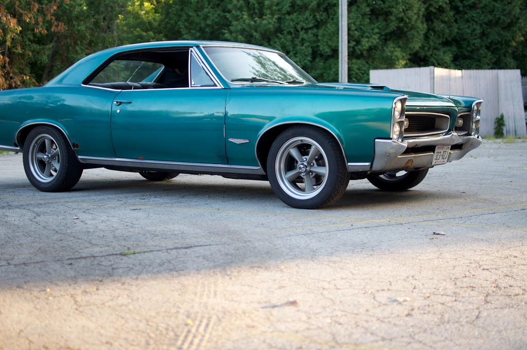 Need pics of 1" drop springs vs 2" drop spindles. Abody