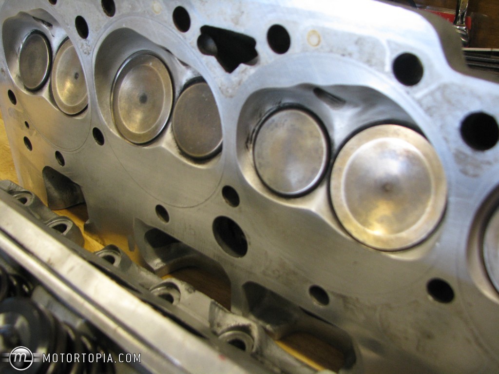 AFR 195 CNC alum heads & Comp roller rockers