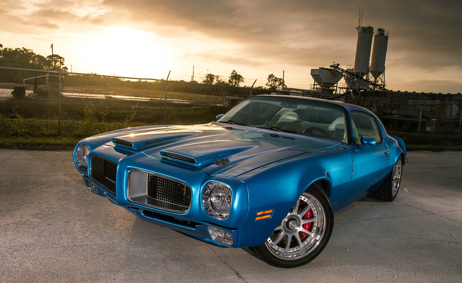 Albert Melchior's Formula 400 Firebird on Center Locking Forgeline