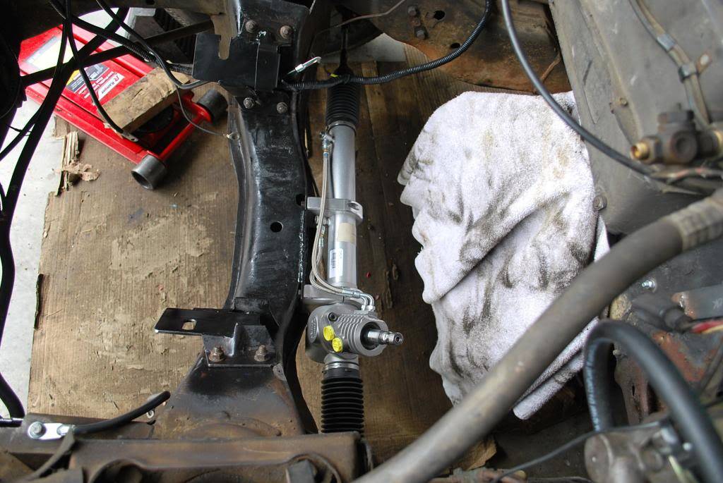 Different alignment specs for rack and pinion