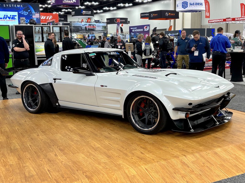 Ron Scott's 1963 Chevrolet Corvette on Forgeline Forged Three